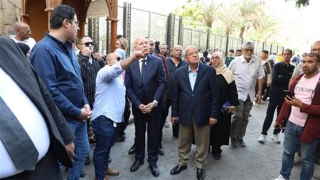 إبراهيم صابر يتفقد أعمال مشروع تطوير منطقة القاهرة التاريخية
