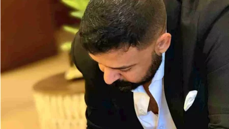 لقطات من عقد قران الشاعر عمرو حسن.. والجمهور يمازحه (صور) لقطات من عقد قران الشاعر عمرو حسن.. والجمهور يمازحه (صور)
