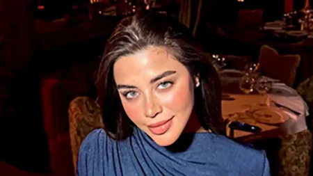 "جمالك".. يارا السكري تخطف الأنظار بإطلالة أنيقة في أحدث ظهور