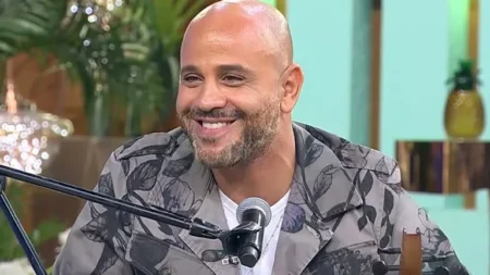 أول رد من عزيز الشافعي بعد الهجوم على أغنية بحرية:" أتعرض لحملة ممنهجة ومش مسامح"