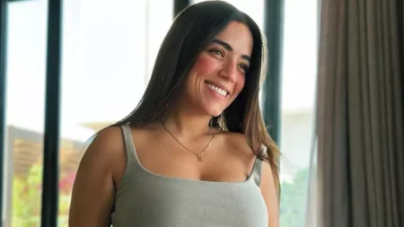 سحر البساطة.. آية سليم تبهر جمهورها بإطلالة ناعمة