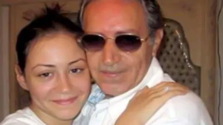 أول تعليق من منة شلبي بعد وفاة والدها أول تعليق من منة شلبي بعد وفاة والدها