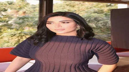 فستان أنيق.. كارولين عزمي تخطف الأنظار بإطلالتها