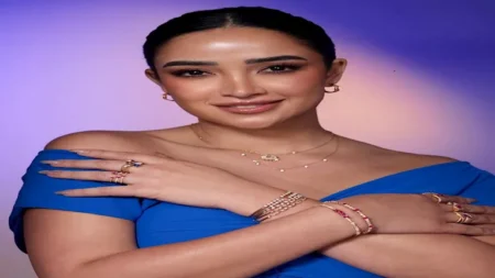 كيف نسقت دعاء حكم إطلالتها الكاجوال الأخيرة؟ كيف نسقت دعاء حكم إطلالتها الكاجوال الأخيرة؟