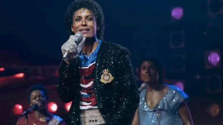 بين إعجاب الجمهور وهجوم النقاد فيلم "Michael" في مرمى الانتقادات.. القصة الكاملة