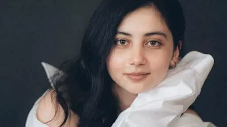 بلوك عفوي وبسيط.. هكذا نسقت فاتن سعيد إطلالتها