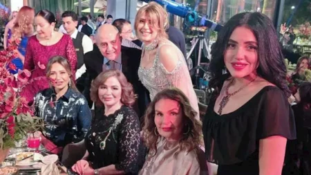 يسرا وليلى علوي تغنيان في حفل زفاف حفيدة عبدالمنعم عمارة يسرا وليلى علوي تغنيان في حفل زفاف حفيدة عبدالمنعم عمارة