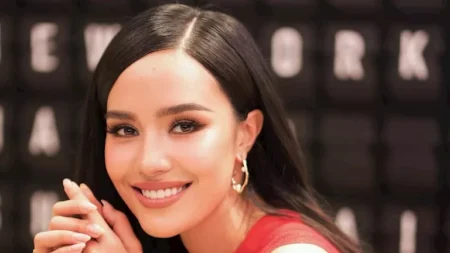 جمعت بين الأناقة والفخامة.. أوبال سوشاتا بفستان مميز