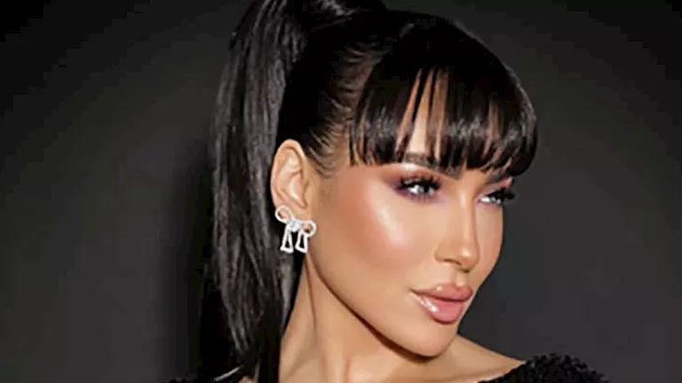 بالأحمر الناري.. كيف نسقت ساندي إطلالتها؟ بالأحمر الناري.. كيف نسقت ساندي إطلالتها؟