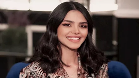 لوك بسيط.. يارا قاسم تخطف الأنظار بإطلالتها