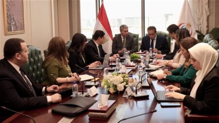 وزيرا السياحة والصحة يبحثان الارتقاء بالخدمات المقدمة للسائح