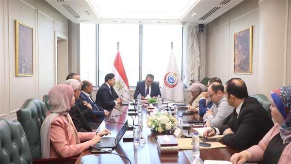 وزير الصحة يبحث سبل تطوير مستشفى الكبد ببلطيم تمهيدًا لإدراجه بالتأمين الشامل وزير الصحة يبحث سبل تطوير مستشفى الكبد ببلطيم تمهيدًا لإدراجه بالتأمين الشامل