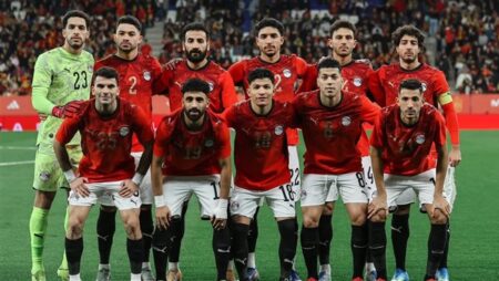 بعثة منتخب مصر تعود إلى القاهرة بعد ودية إسبانيا