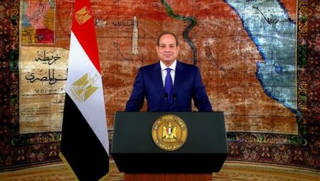 من بور سعيد.. السيسي يشهد حفل عيد العمال ويمنح الأوسمة لـ قدامى النقابيين
