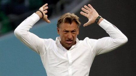 إقالة هيرفي رينارد من تدريب منتخب السعودية