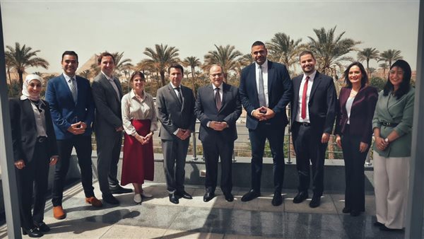 «هيئة الدواء» تبحث التعاون مع شركتين عالميتين لتوطين صناعة المستلزمات الطبية «هيئة الدواء» تبحث التعاون مع شركتين عالميتين لتوطين صناعة المستلزمات الطبية