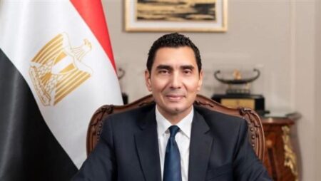 وزير الشباب يبحث مع مسؤولي الغوص والإنقاذ استعدادات موسم الصيف