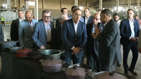 رئيس الوزراء يفتتح مصنعا لمنتجات الألومنيوم وأدوات الطهي باستثمارات 2.5 مليون دولار بمنطقة السخنة الصناعية