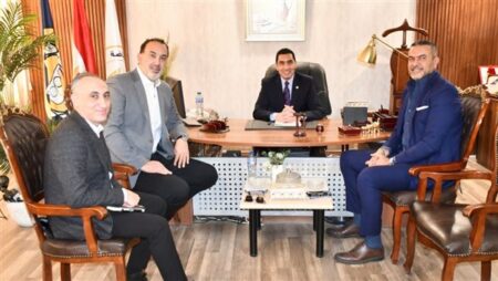 وزير الشباب يستقبل مدير مكتب NBA مصر ونائب رئيس الرابطة الوطنية في أفريقي وزير الشباب يستقبل مدير مكتب NBA مصر ونائب رئيس الرابطة الوطنية في أفريقي