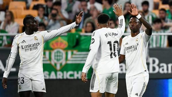 استمرارًا لنزيف النقاط.. ريال مدريد يتعادل مع بيتيس ويقرب الدوري من برشلونة استمرارًا لنزيف النقاط.. ريال مدريد يتعادل مع بيتيس ويقرب الدوري من برشلونة
