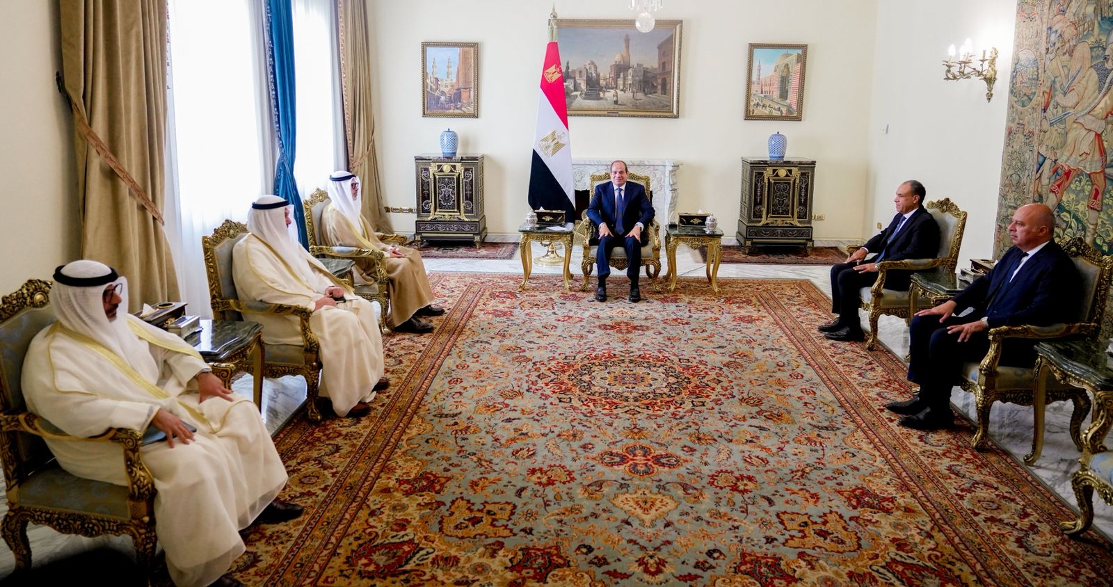 السيسي يستقبل وزير خارجية الكويت وسكرتير عام منظمة الطيران المدني الدولي.. فيديو 2 السيسي يستقبل وزير خارجية الكويت وسكرتير عام منظمة الطيران المدني الدولي.. فيديو