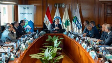 وزير البترول يشهد الجمعية العامة لـ«فجر للغاز»