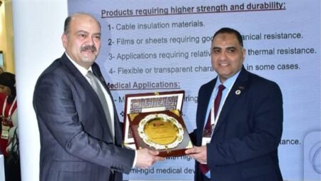 "إيكم" تكرم البتروكيماويات المصرية لإنجازات Medical PVC واعتماد تقرير الإفصاح