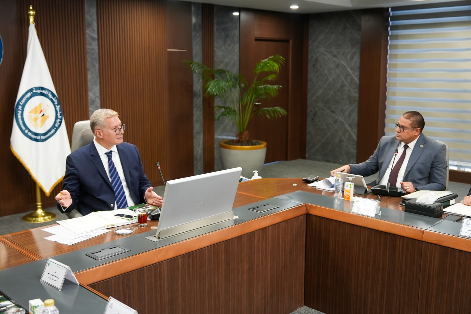 وزير البترول يشهد أعمال الجمعية العامة لشركة «كارجاس» 3 وزير البترول يشهد أعمال الجمعية العامة لشركة «كارجاس»