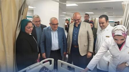 محافظ الإسكندرية يتفقد منشآت التأمين الصحي ويؤكد تحسين الخدمات لـ3.5 مليون منتفع