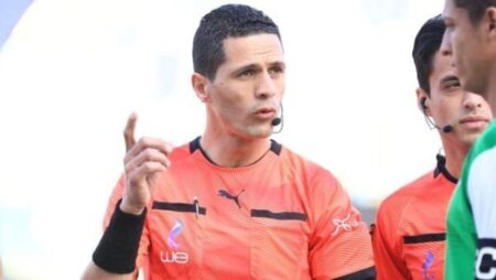 محمود وفا حكما لمباراة سموحة والمصري بالدوري