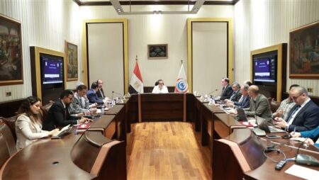 وزير الصحة: اجتماعات شهرية ومتابعة ميدانية لتحسين جودة الخدمات الطبية
