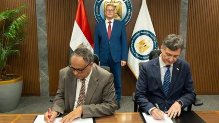 وزير البترول يشهد توقيع مذكرة نوايا مع «إيني» لتجديد الالتزام بمنطقة شمال بورسعيد