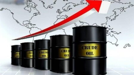 بعد تهديدات ترامب لإيران.. أسعار النفط تقفز بأكثر من 3% والبرميل يتجاوز 104 دولار بعد تهديدات ترامب لإيران.. أسعار النفط تقفز بأكثر من 3% والبرميل يتجاوز 104 دولار