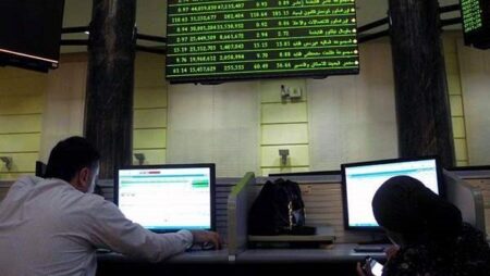 البورصات العربية تتراجع بعد فشل مفاوضات الولايات المتحدة وإيران