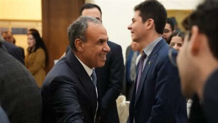 وزير الخارجية يلتقي أبناء الجالية المصرية في موسكو