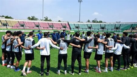 طاقم تحكيم جنوب إفريقي لإدارة مباراة الزمالك وشباب بلوزداد بالكونفدرالية