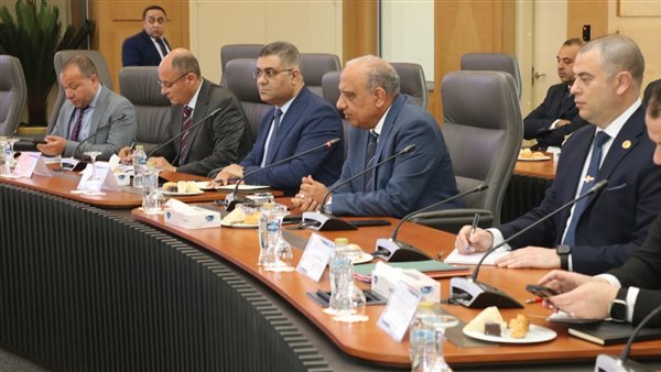 تفاصيل اجتماع وزير الكهرباء ورئيس شركة "روسآتًوم" الروسية وفريق العمل القائم على مشروع محطة الضبعة تفاصيل اجتماع وزير الكهرباء ورئيس شركة "روسآتًوم" الروسية وفريق العمل القائم على مشروع محطة الضبعة