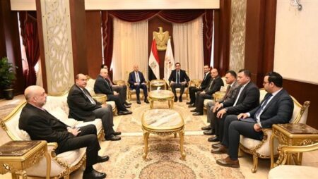 وزير الشباب ومحافظ القاهرة يبحثان تعزيز التعاون وإطلاق فعاليات رياضية بالعاصمة