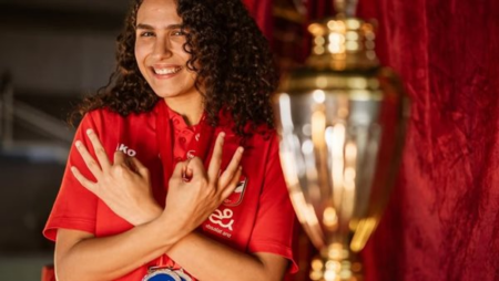 سيدات يد الأهلي| فرح الشاذلي: الفوز بكأس مصر خطوة مهمة وهدفنا إسعاد الجماهير