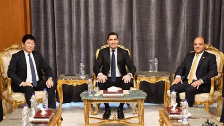 قبل انطلاق كأس العالم.. وزير الرياضة يلتقي رئيس الاتحاد الدولي مجلس إدارة الجمباز