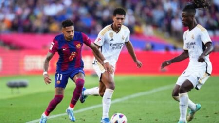 كلاسيكو حسم الليجا.. برشلونة يبحث عن نقطة التتويج أمام ريال مدريد