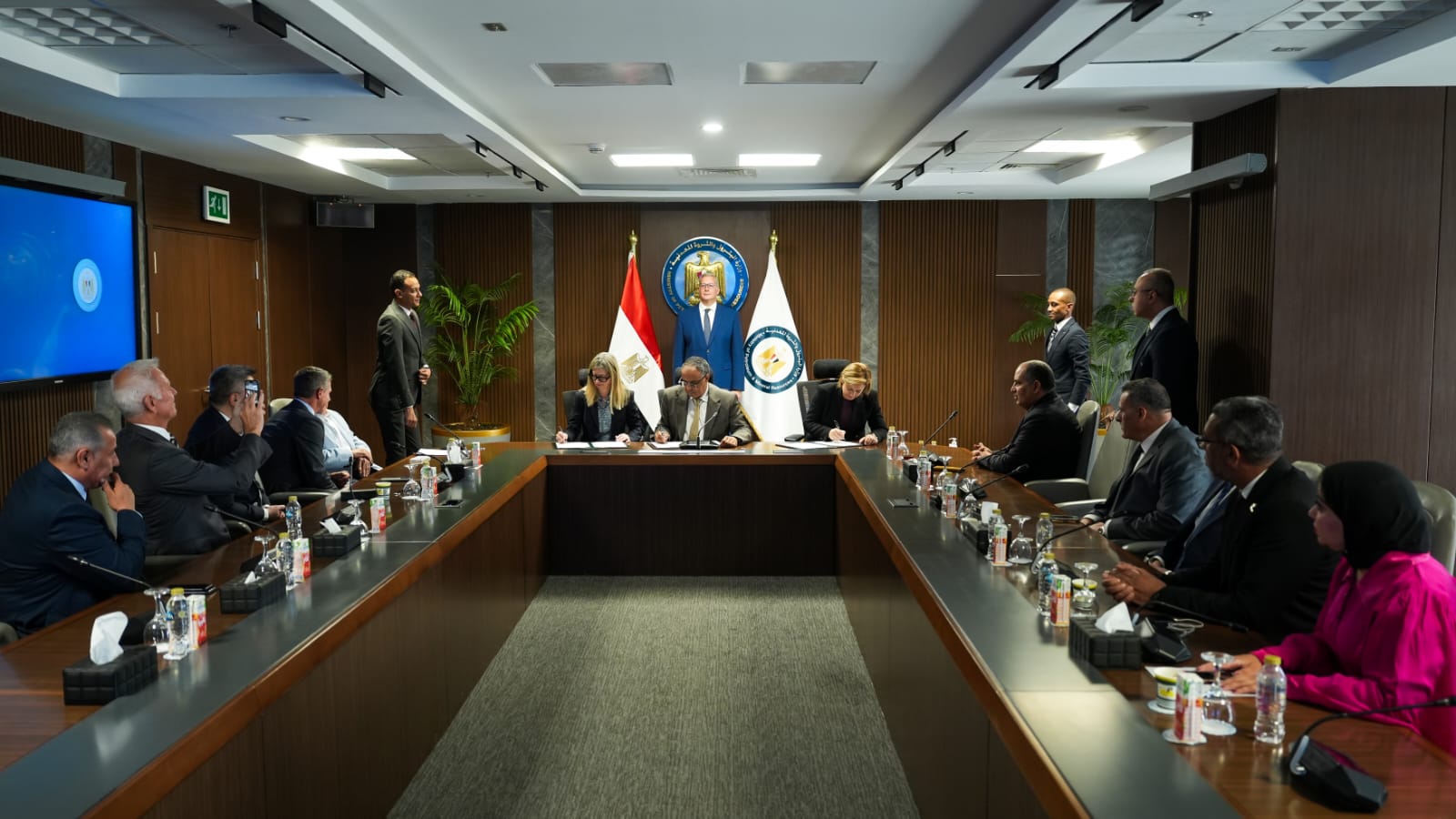 وزير البترول يشهد توقيع اتفاقية جديدة للتوسع في البحث والإنتاج بمنطقة بدرالدين بالصحراء الغربية