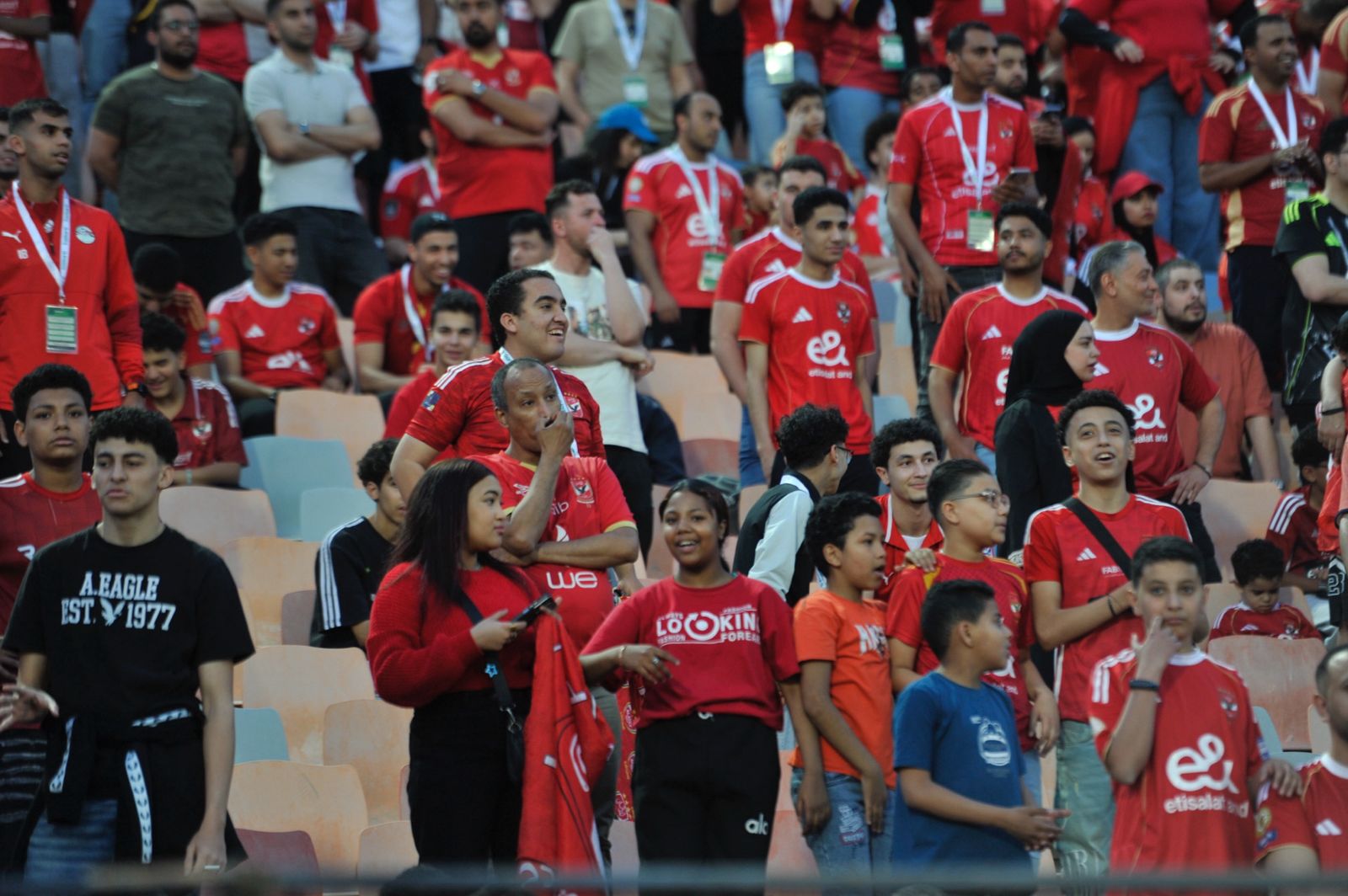 بالصور.. الأهلي يتمسك بحلم الدوري بثلاثية نظيفة في القمة أمام الزمالك
