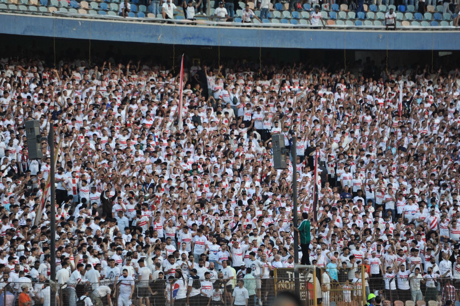 بالصور.. الأهلي يتمسك بحلم الدوري بثلاثية نظيفة في القمة أمام الزمالك