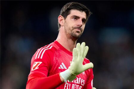 موقف كورتوا من المشاركة مع ريال مدريد أمام برشلونة في كلاسيكو الدوري الإسباني