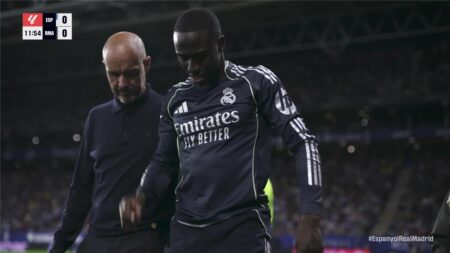 ريال مدريد يعلن تشخيص إصابة ميندي.. ومدة غيابه