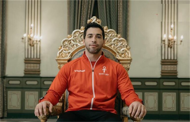 أحمد الأحمر: ألعب وأنا مصاب بالرباط الصليبي منذ 15 سنة أحمد الأحمر: ألعب وأنا مصاب بالرباط الصليبي منذ 15 سنة