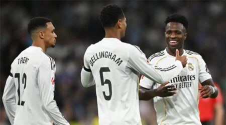 فوضى عارمة في غرفة ملابس ريال مدريد.. 6 لاعبين يرفضون الحديث مع أربيلوا ومشاجرة جديدة