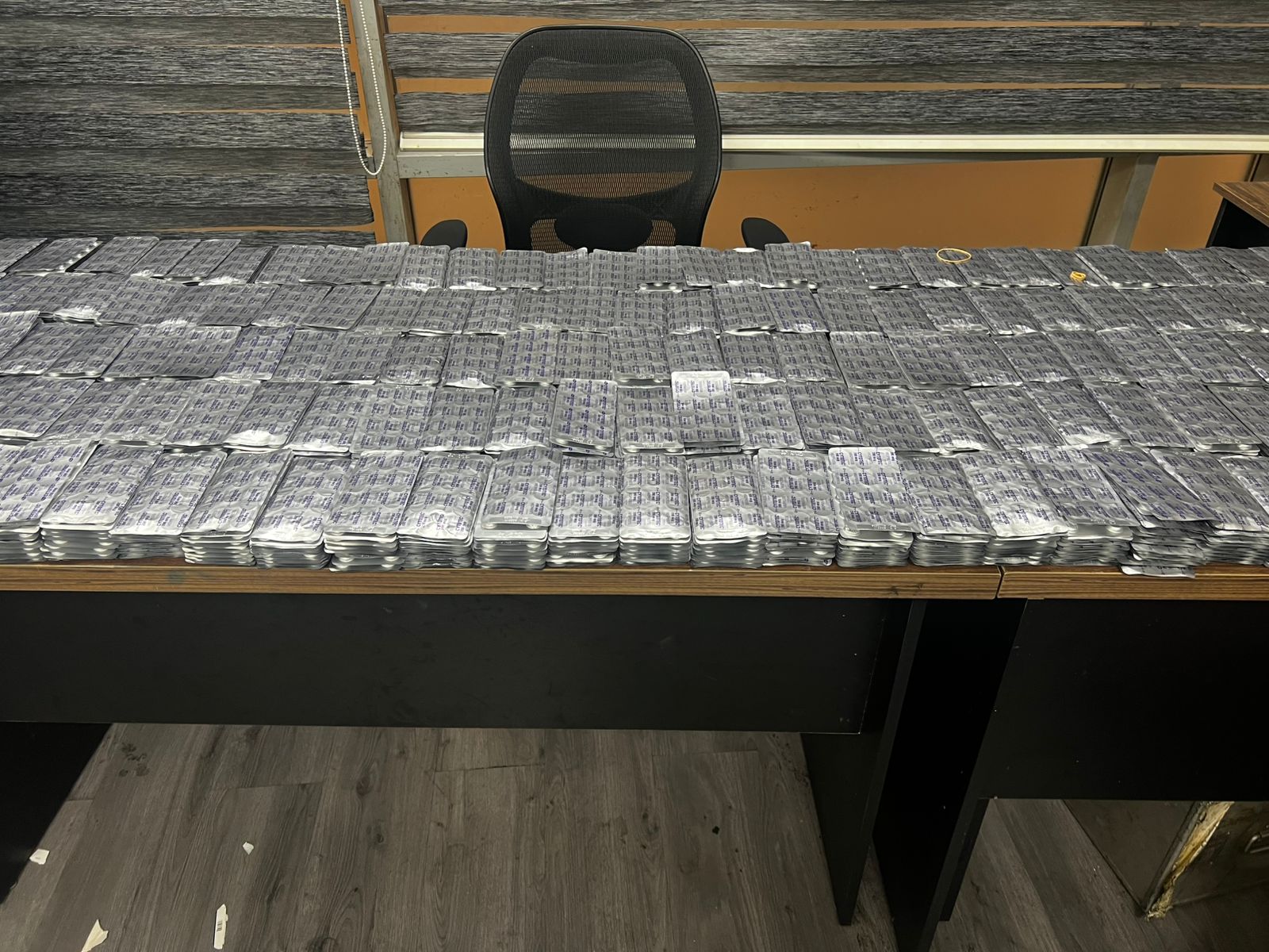 جمارك مطار القاهرة تحبط تهريب كمية كبيرة من أدوية الإجهاض