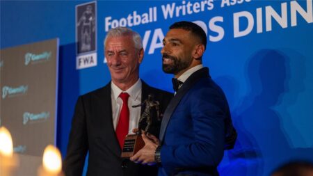 خليفة محمد صلاح.. رابطة كتاب كرة القدم تعلن الفائز بجائزة أفضل لاعب في الدوري الإنجليزي خليفة محمد صلاح.. رابطة كتاب كرة القدم تعلن الفائز بجائزة أفضل لاعب في الدوري الإنجليزي